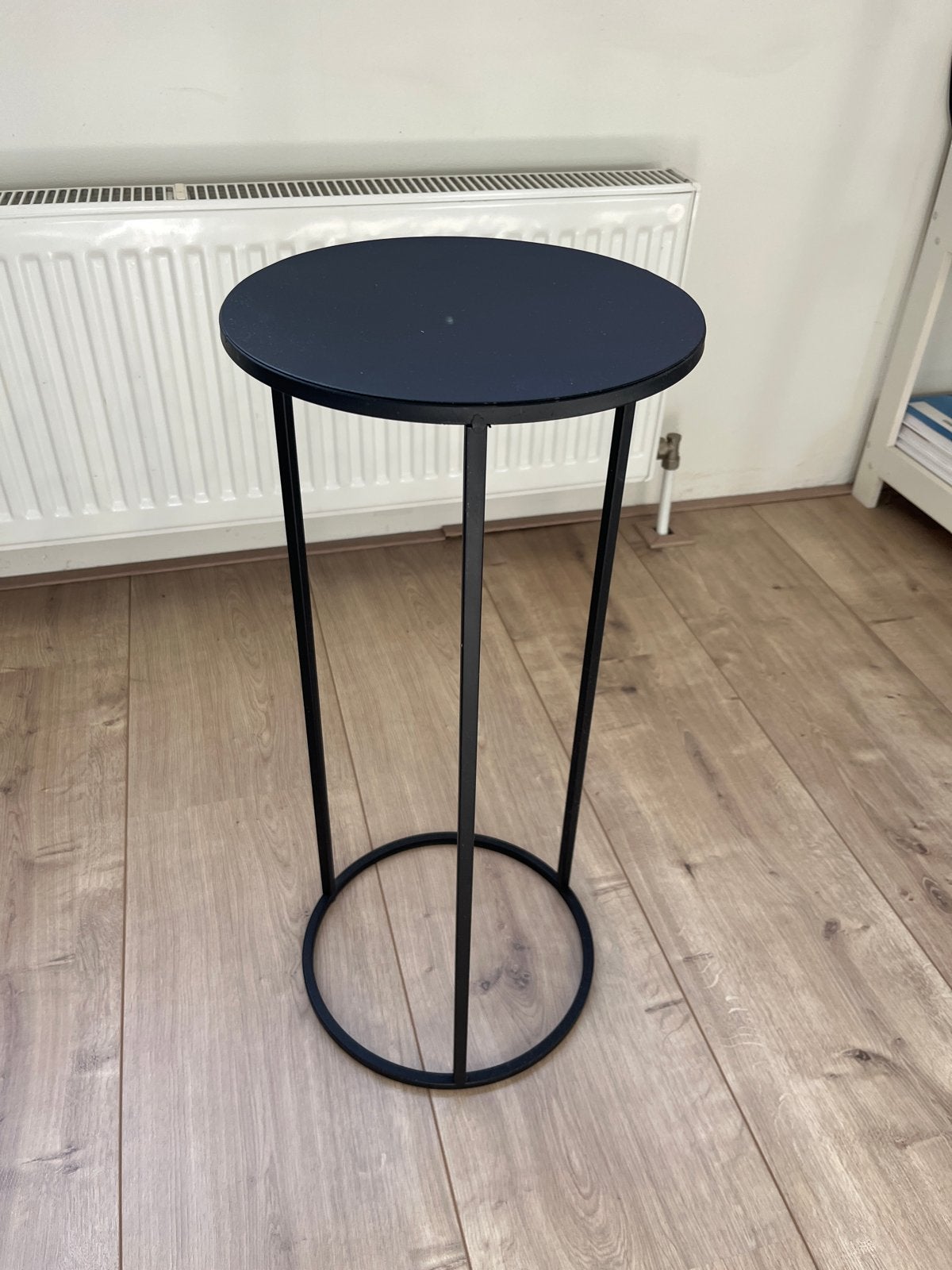Intratuin bijzettafel/plantentafel - Zwart metaal, Huis en Inrichting, Ophalen, Minder dan 55 cm, Metaal of Aluminium, Rond