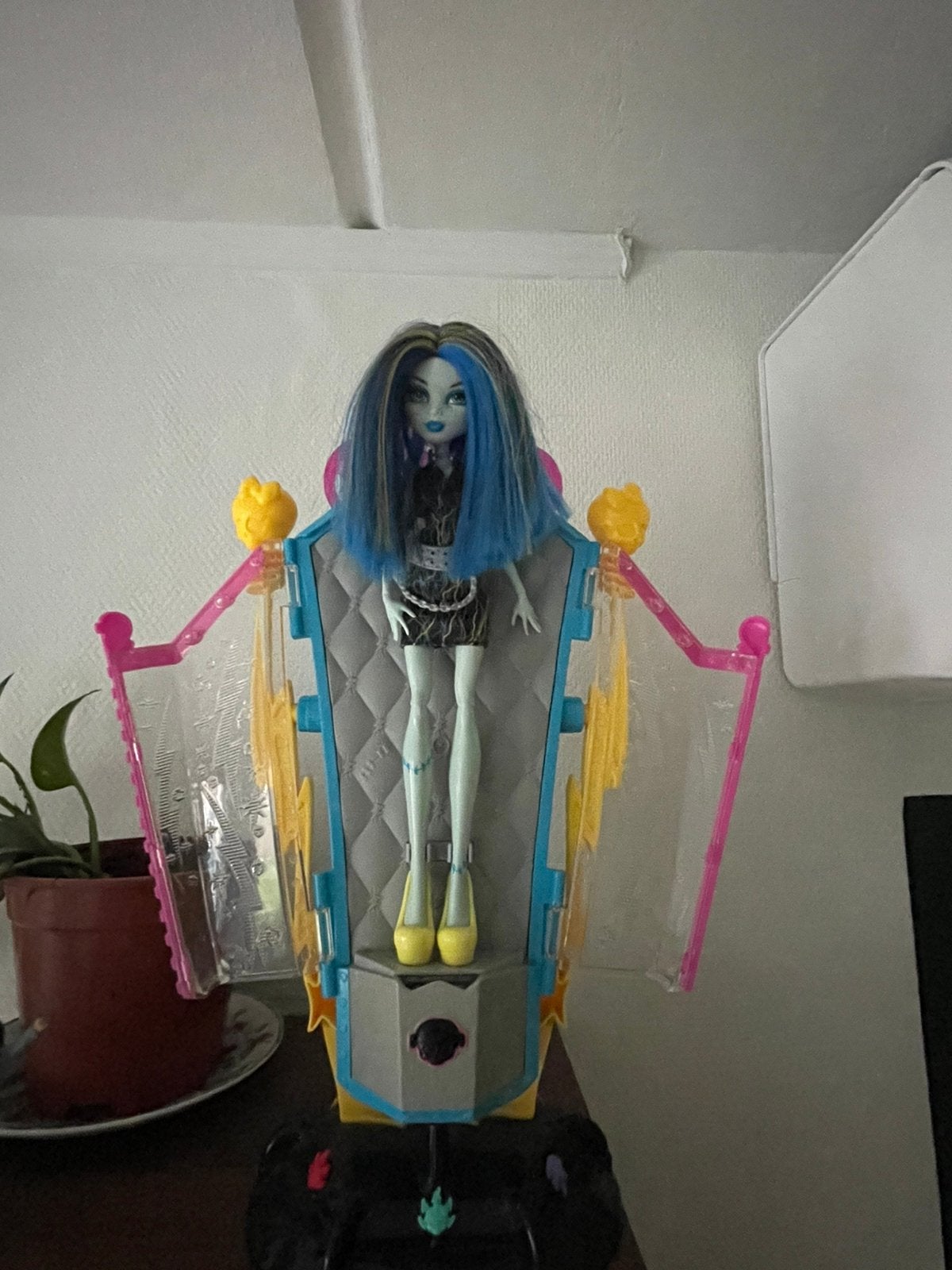 Monster High Freaky Fusion Frankie Stein Recharge Chamber, Ophalen of Verzenden, Zo goed als nieuw, Overige typen