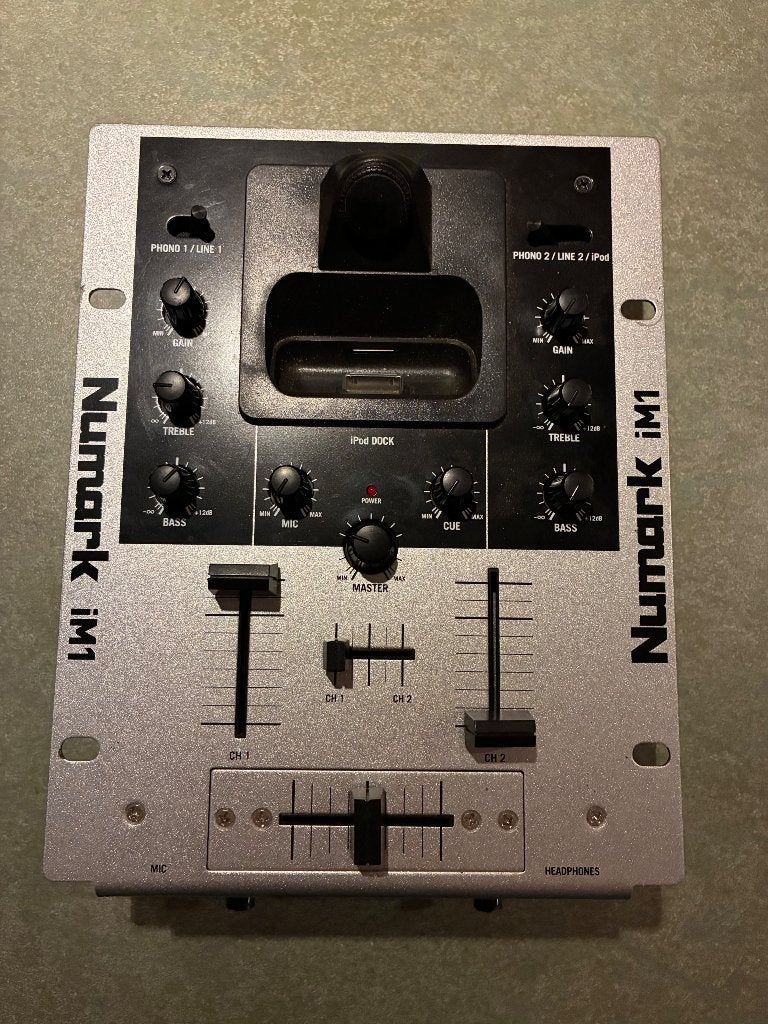Numark iM1, Muziek en Instrumenten, Mengpanelen, Ophalen of Verzenden, Gebruikt, Minder dan 5 kanalen