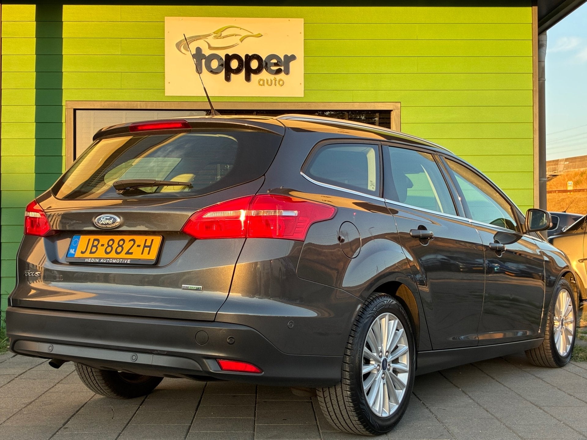 Ford Focus Wagon 1.0 Titanium|2e Eigenaar|Navigatie|CruiseCo, Gebruikt, Euro 6, Origineel Nederlands, Handgeschakeld