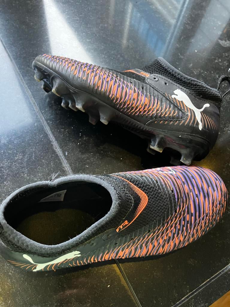 Adidas Voetbalschoenen maat 35 - Oranje/Paars/Zwart, Maat XS of kleiner, Ophalen of Verzenden, Gebruikt, Schoenen