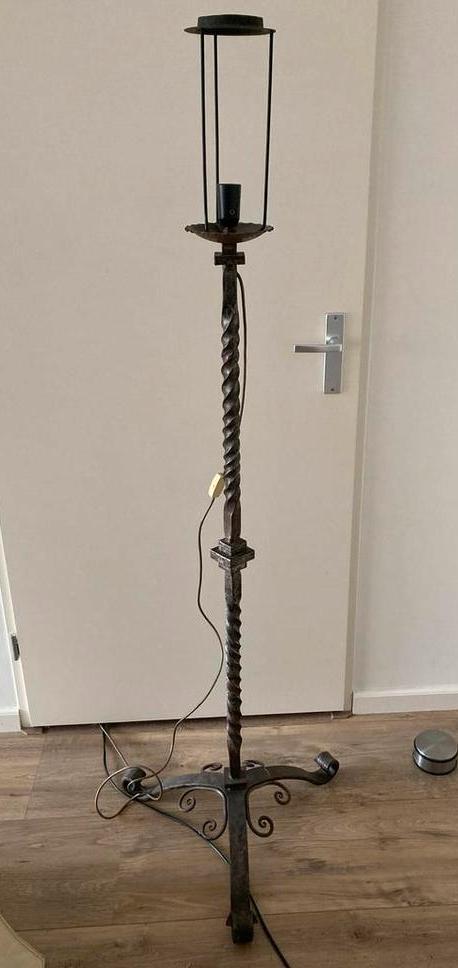 Gratis - Antiek staande lamp, Ophalen