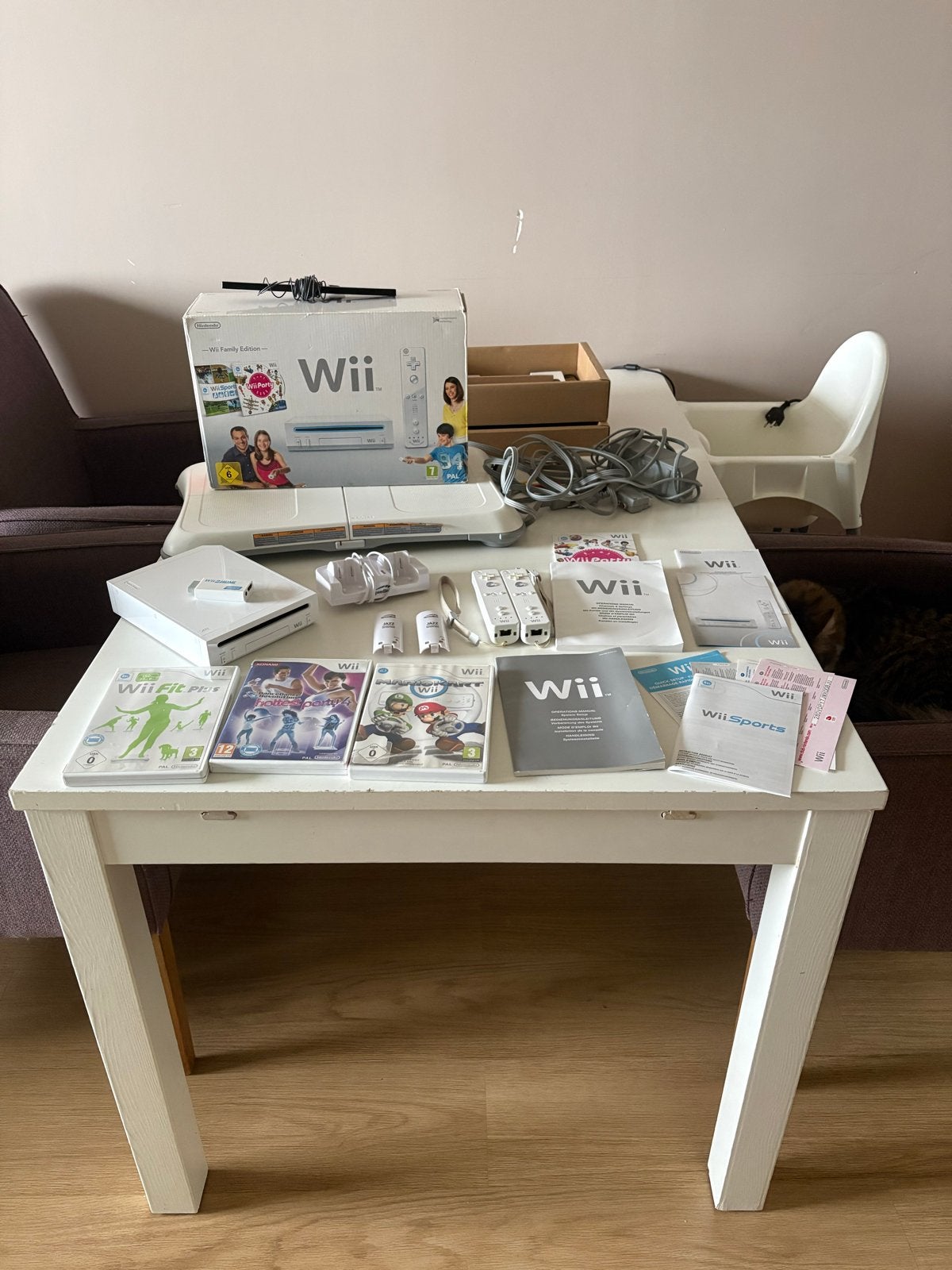 Complete Nintendo Wii Family Edition met accessoires en game, Ophalen of Verzenden, Gebruikt, Met 2 controllers, Met games