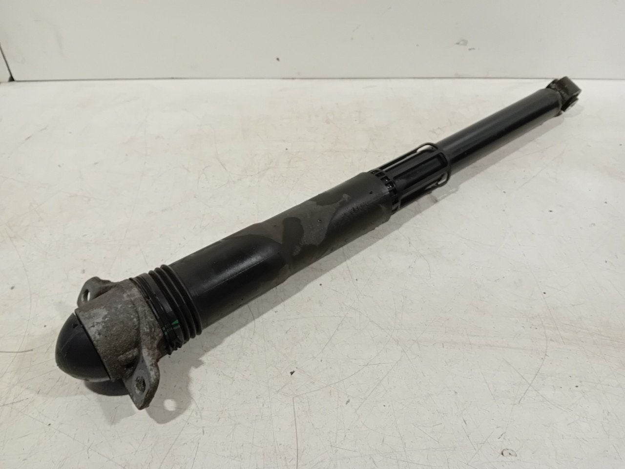 Schokbreker links achter Volkswagen T-Roc, Onderdelen@venauto.nl, Van der Ven Autorecycling B.V., Gebruikt, Ettenseweg 76, 4706 PB Roosendaal, The Netherlands