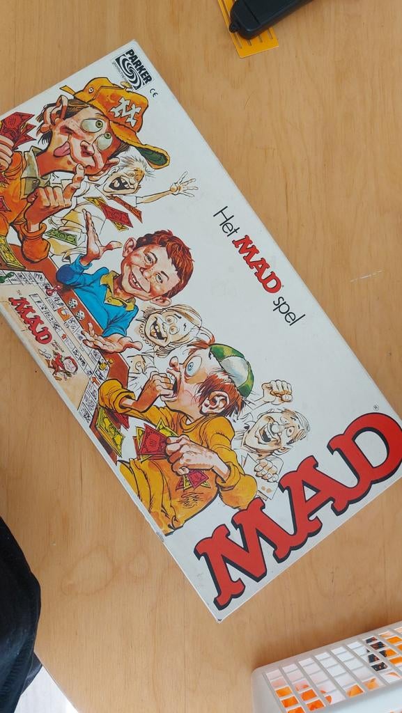 Het MAD spel - Klassiek bordspel van Parker, Hobby en Vrije tijd, Gezelschapsspellen | Bordspellen, Drie of vier spelers, Ophalen of Verzenden