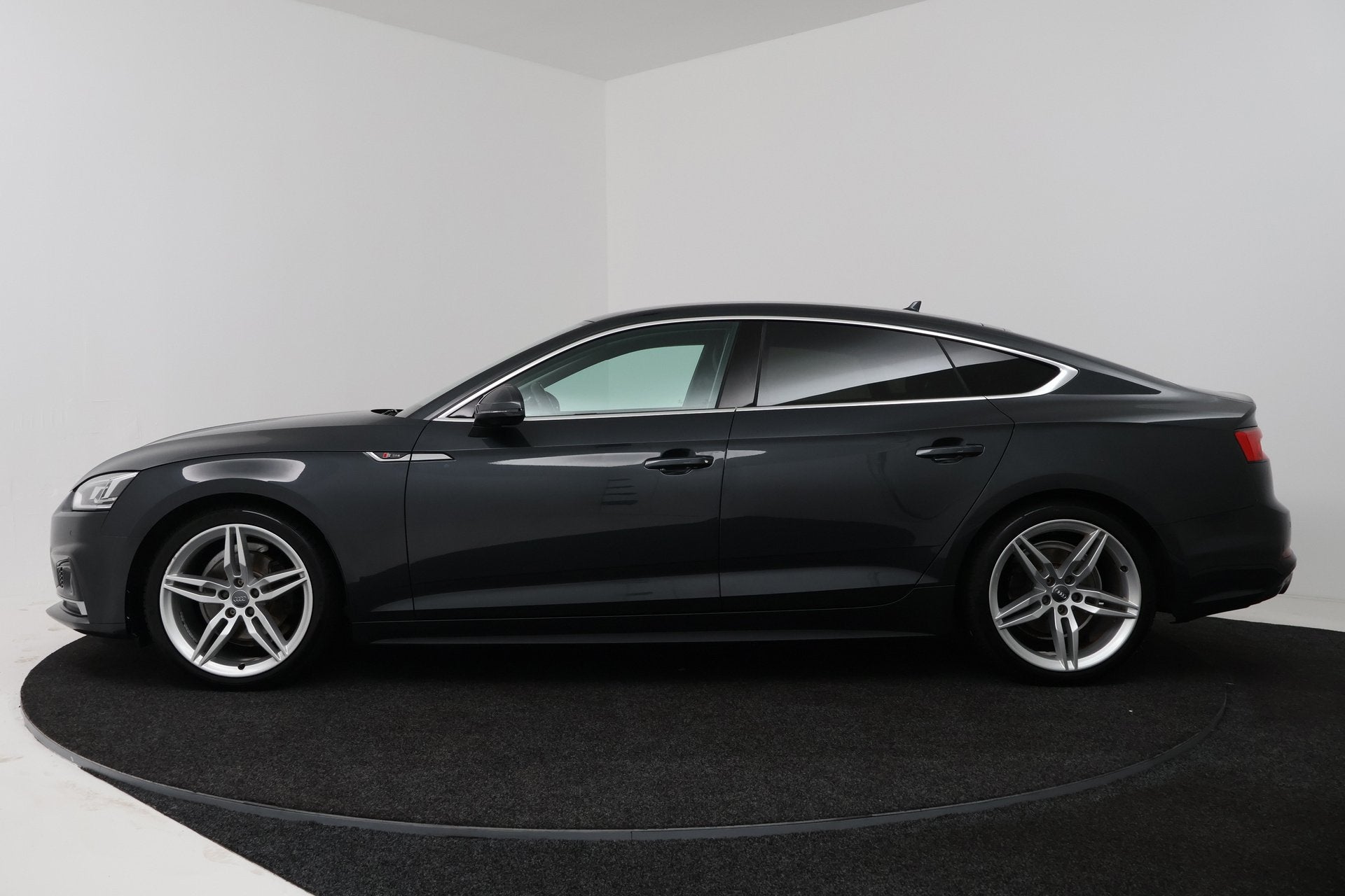 Audi A5 Sportback 2.0 TFSI Launch Edition (TREKHAAK, STOELVE, Auto's, Audi, Gebruikt, Euro 6, 1984 cc, 1435 kg