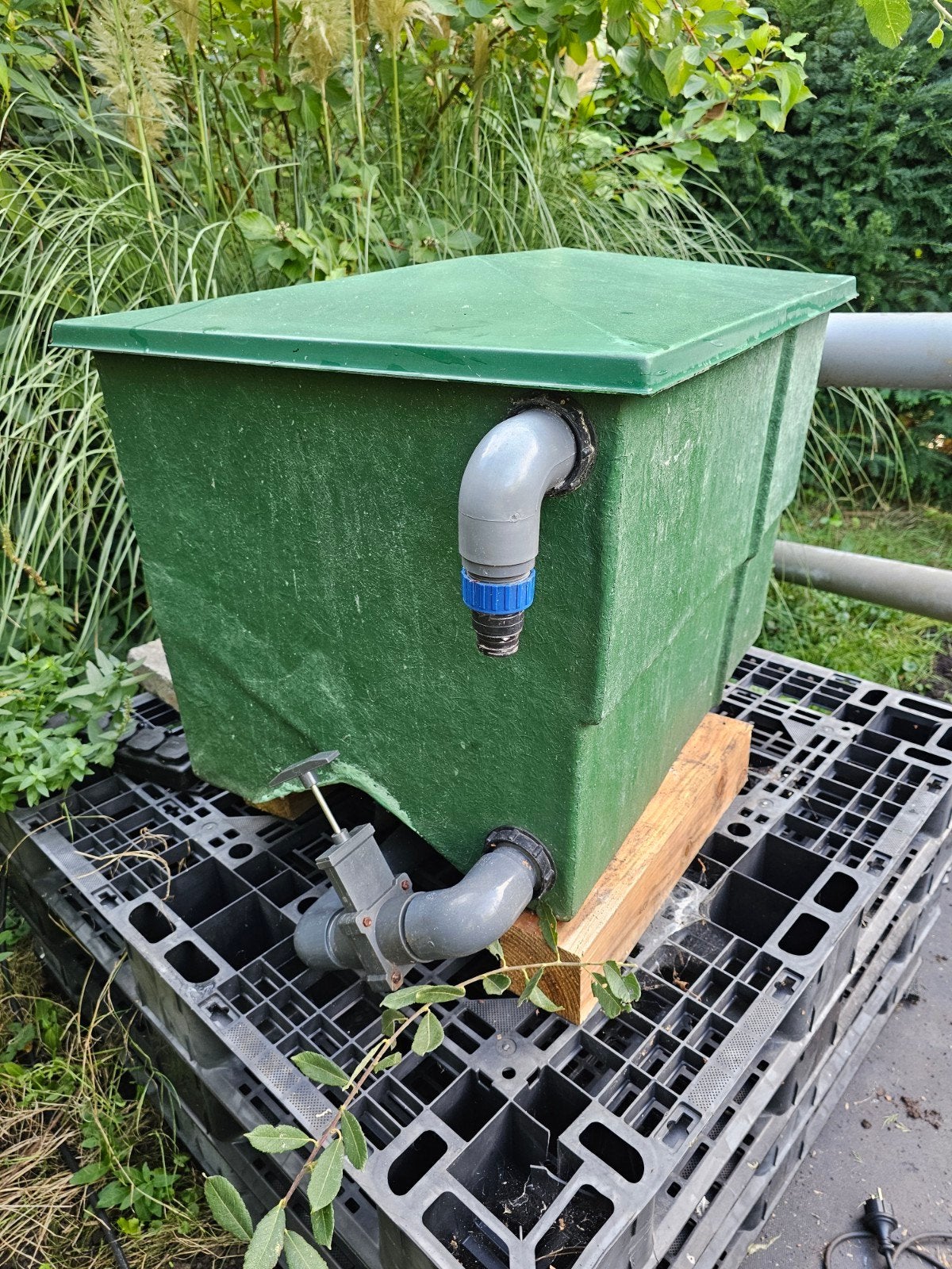 Vijverfilter met pomp en UV lamp, Ophalen, Gebruikt, Osaka, Inclusief deksel