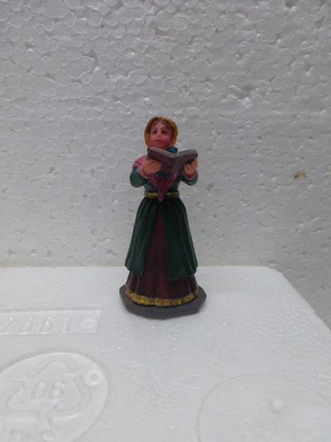 lemax Caroller Woman kerstdorp poppetje figurine beeldje, Diversen, Kerst, Ophalen of Verzenden, Zo goed als nieuw