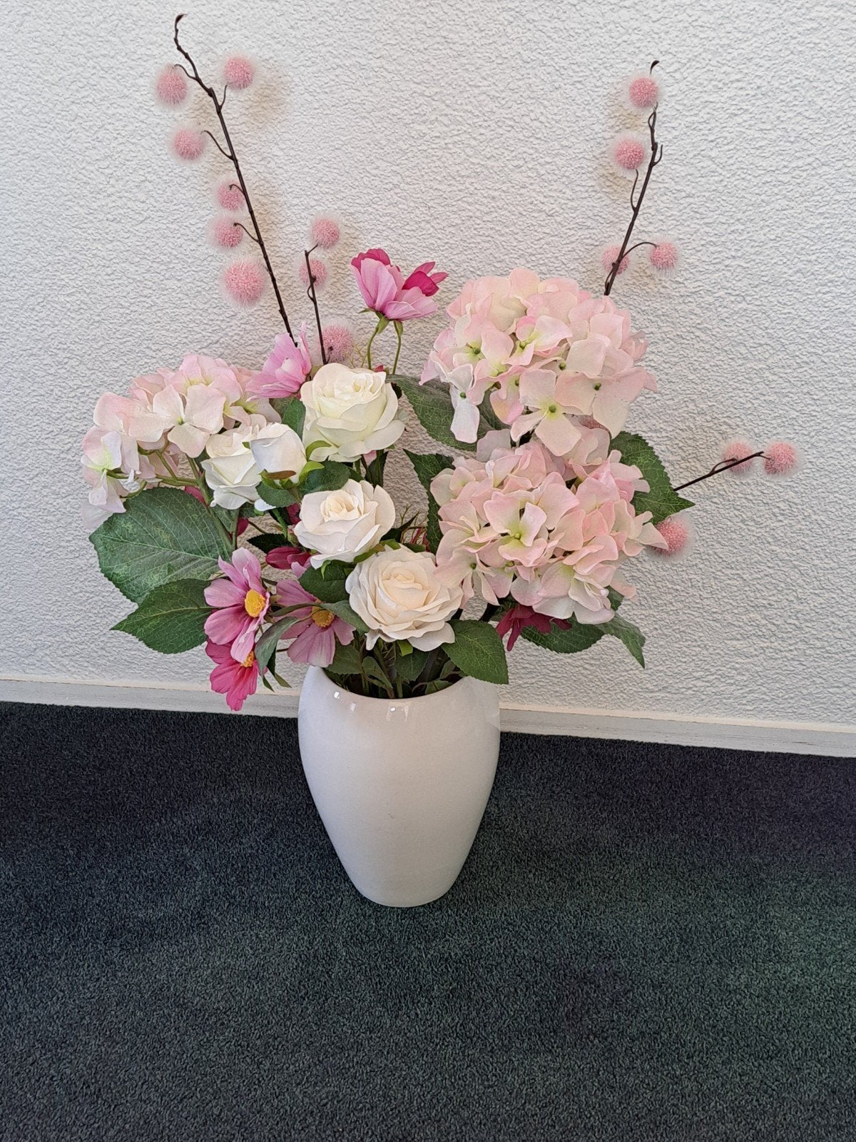 vaas met kunstbloemen, Ophalen, Binnen, Gebruikt, Wit