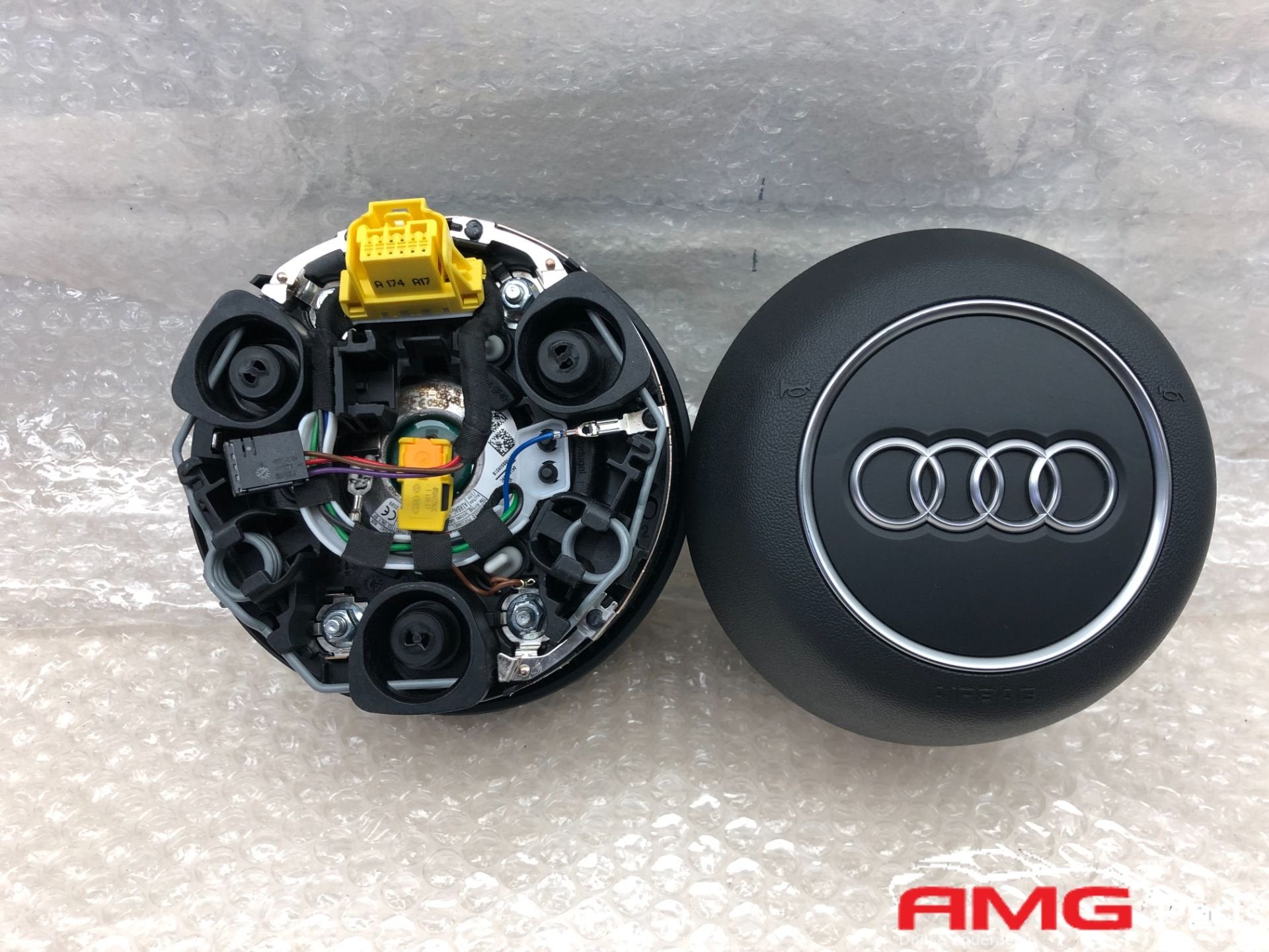 Audi A3 Q2 Q3 S Line Stuur Airbag 81A880201L, AUDI AG, Kundenbetreuung@audi.de, Nieuw, Auto-Union-Strasse 1
85045  Ingolstadt, DE