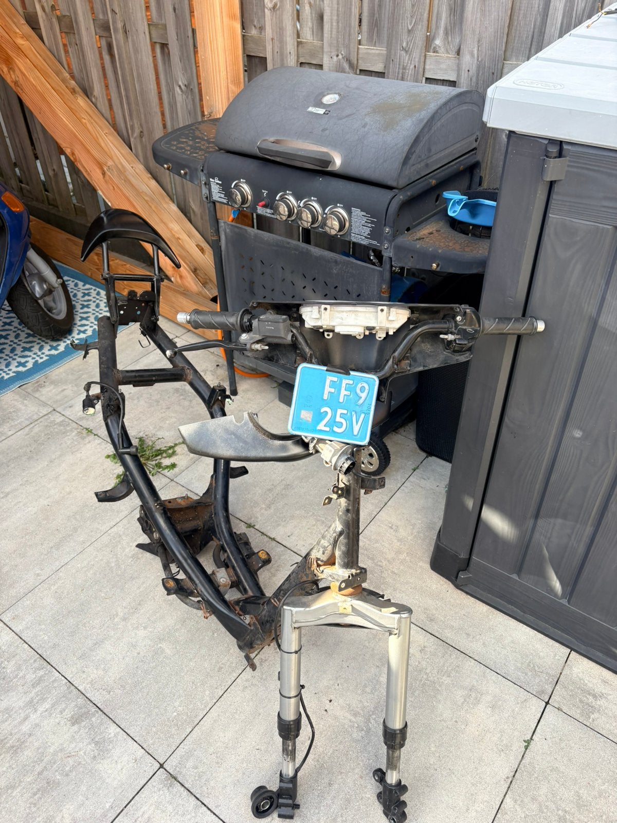Frame met blauw kenteken geschorst, Fietsen en Brommers, Ophalen of Verzenden, Zo goed als nieuw, Frame, Peugeot