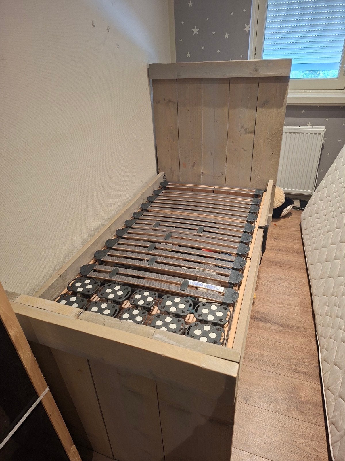 Steigerhouten eenpersoonsbed, Ophalen, Verstelbaar, 90 cm, Eenpersoons