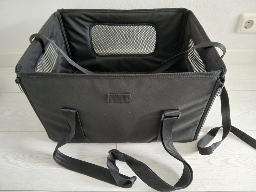 Autostoel hondenmand opvouwbaar ca 45cm lengte bij ca 35cm d, Dieren en Toebehoren, Ophalen of Verzenden