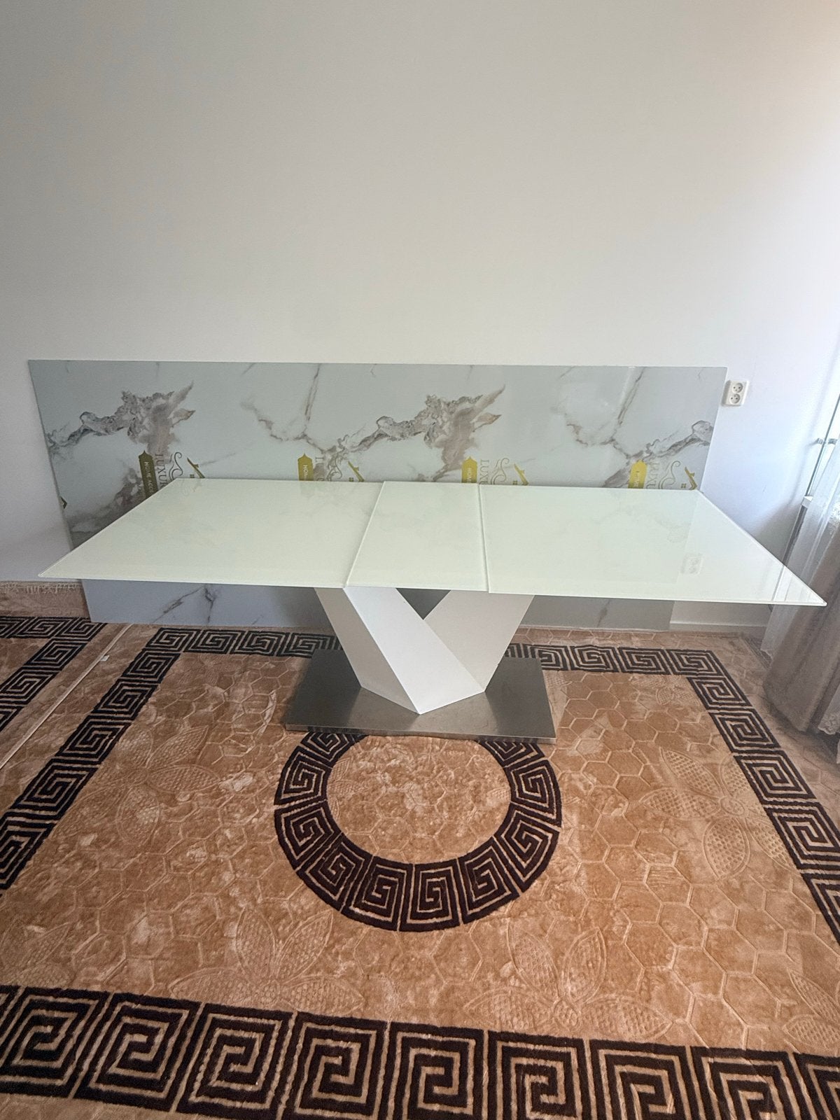 Moderne uitschuifbare eettafel met glazen blad, Huis en Inrichting, Tafels | Eettafels, Gebruikt, Glas, Vijf personen of meer