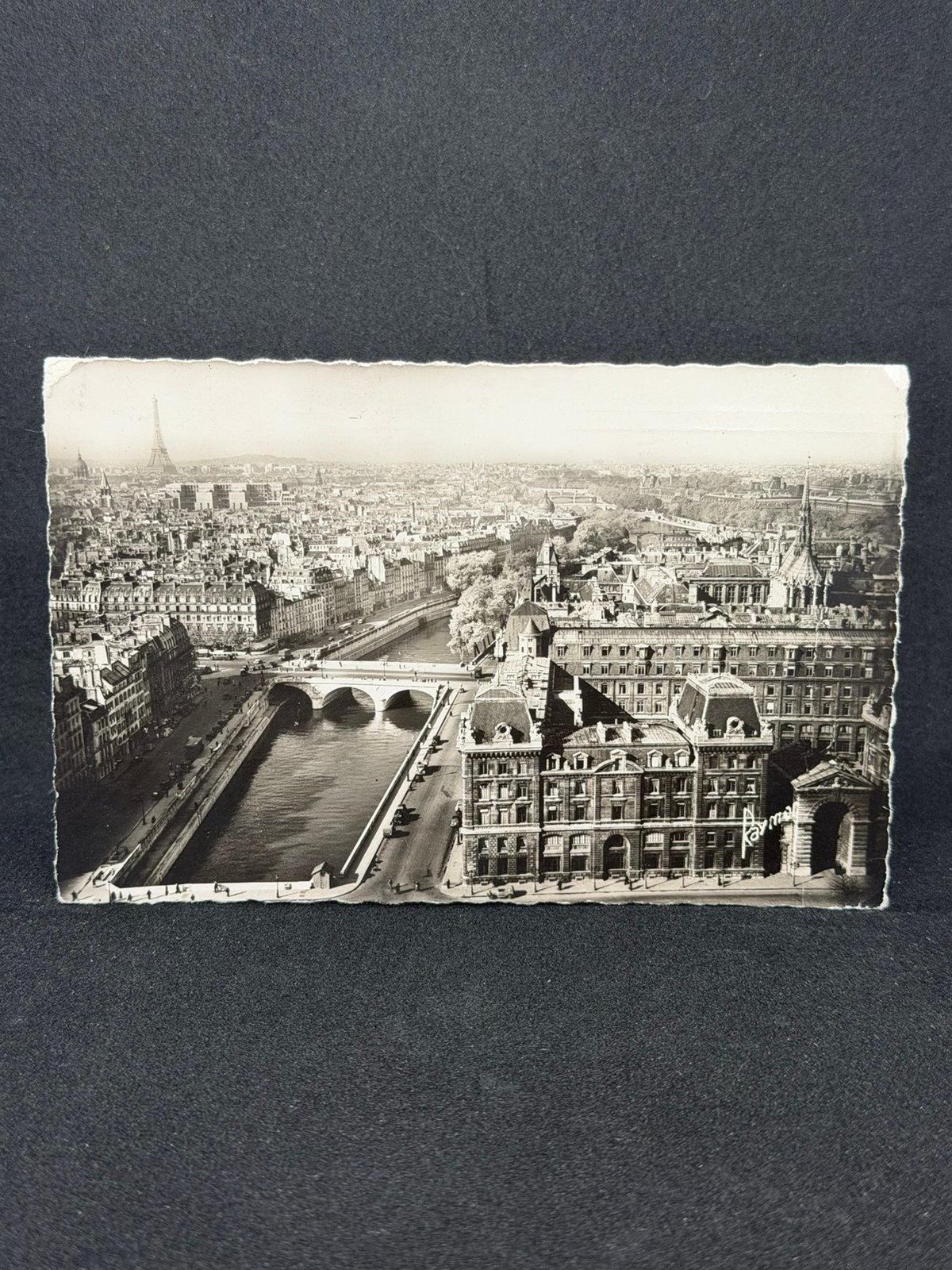 Vintage Ansichtkaart Parijs Eiffeltoren 1956 Kartelrand, Ophalen of Verzenden, 1940 tot 1960, Frankrijk