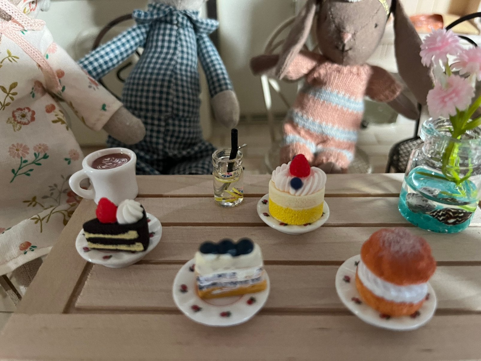 4 luxe gebakjes poppenhuis incl verzenden, Ophalen, Nieuw, Poppenhuis