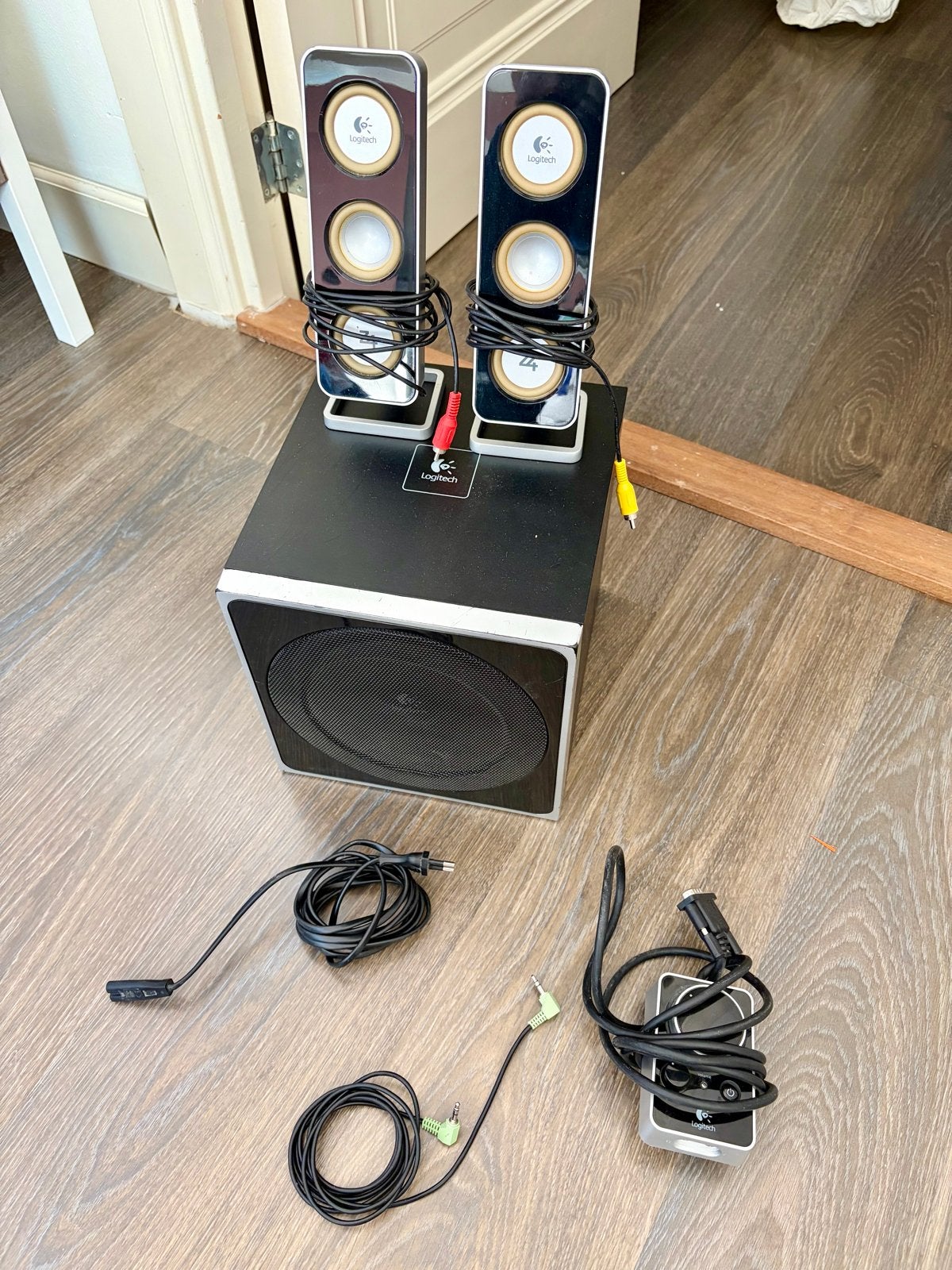 Logitech Z4 2.1 Luidsprekerset met Subwoofer, Ophalen, Gebruikt, Audiokanaal 2.1
