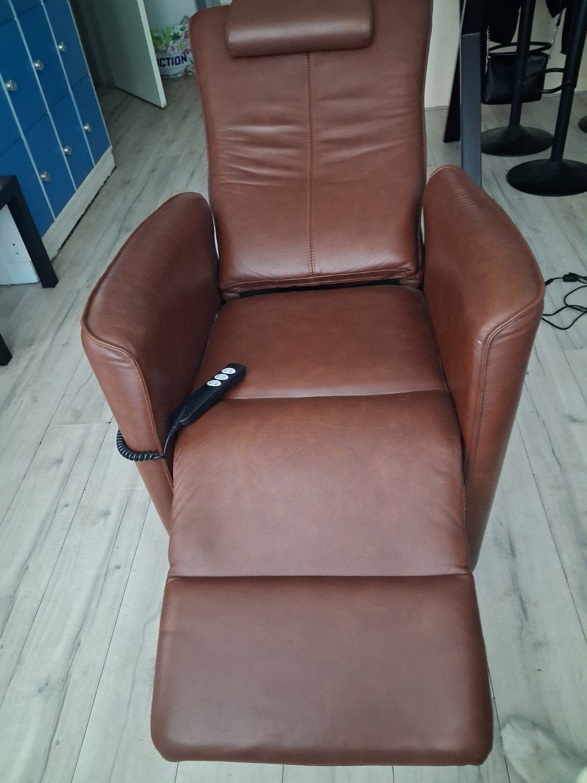 Nog nette Elektrische relax en sta-op stoel, Ophalen of Verzenden, Minder dan 75 cm, 50 tot 75 cm