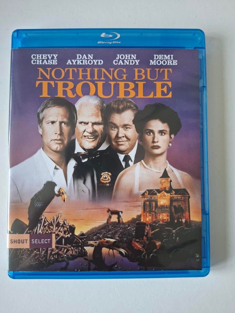 Nothing But Trouble Blu-ray - Chevy Chase, Dan Aykroyd, Ophalen of Verzenden, Zo goed als nieuw, Humor en Cabaret