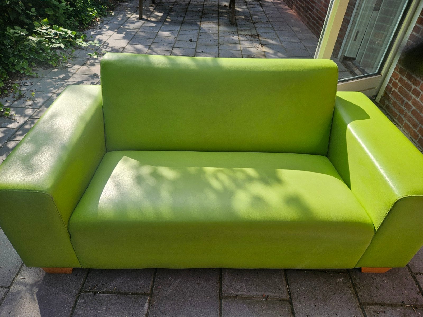 Groene bank voor kinderopvang of speelhoek, Huis en Inrichting, Banken | Bankstellen, Ophalen, Kunststof, Gebruikt, Modern, Speels