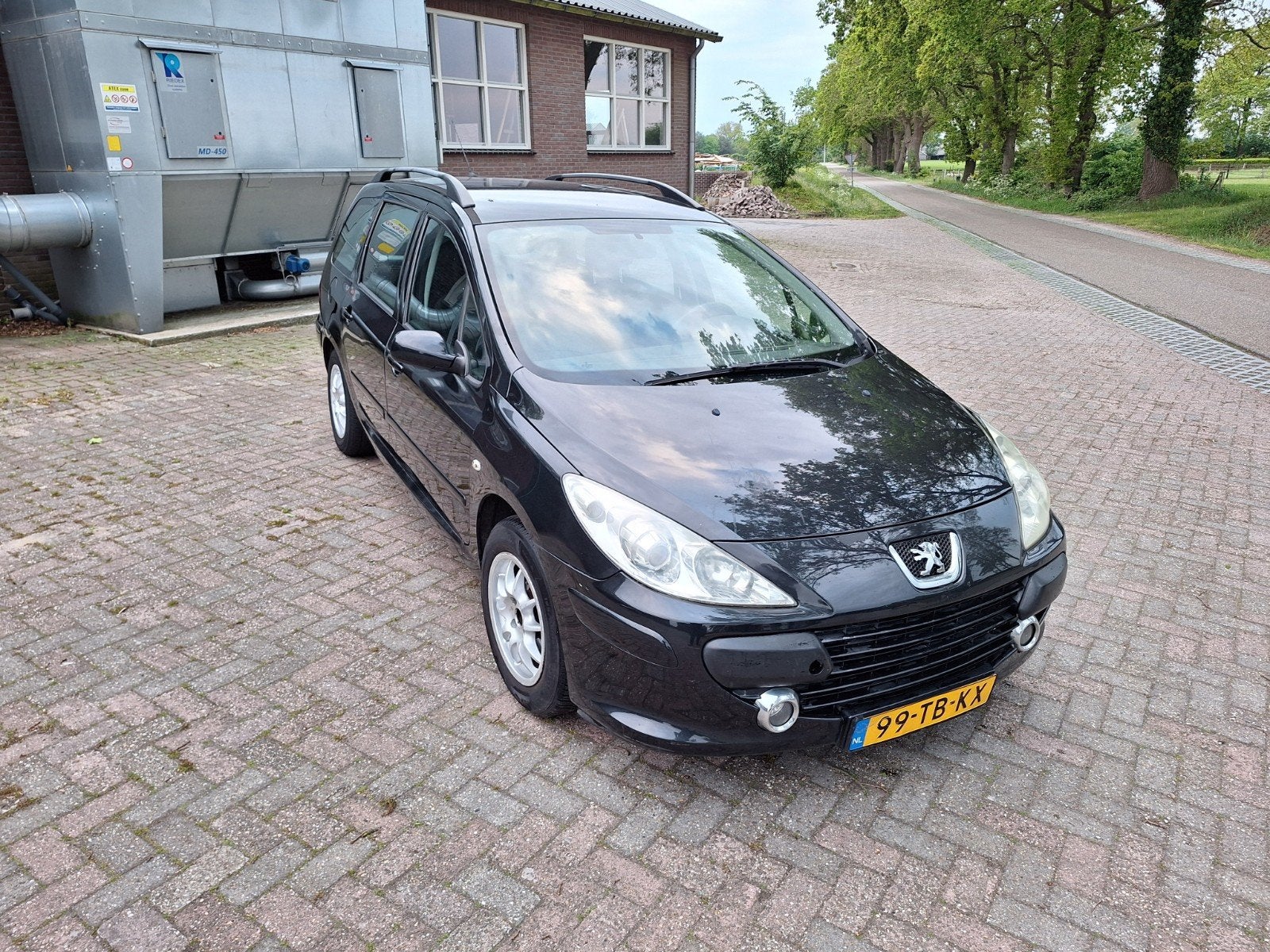 Peugeot 307 1.6 16v station wagen bj 2006
Auto loopt en rijd, Auto's, 13 km/l, Euro 5, 1857 kg, 1995 cc