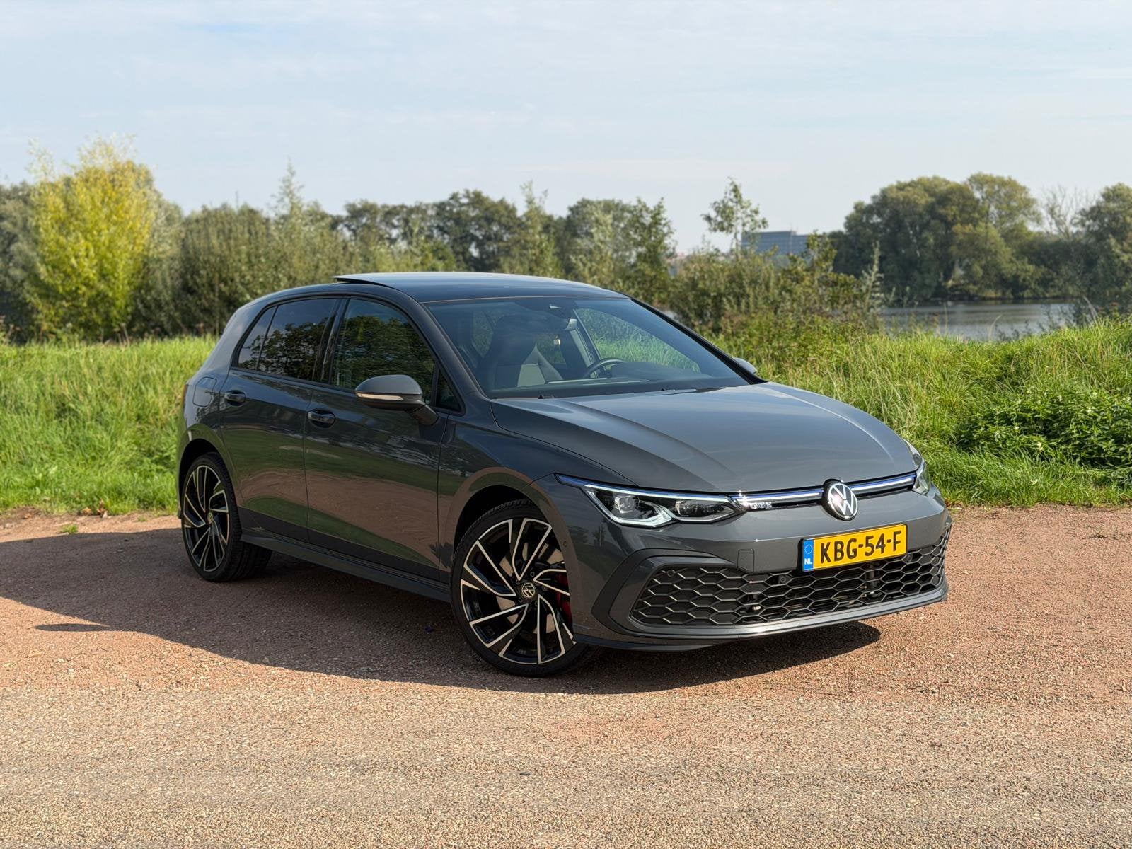 Vw Golf GTE 245 pk pano matrix trekhaak garantie nieuwstaat, Dealer onderhouden, Stof, Euro 6, 4 cilinders
