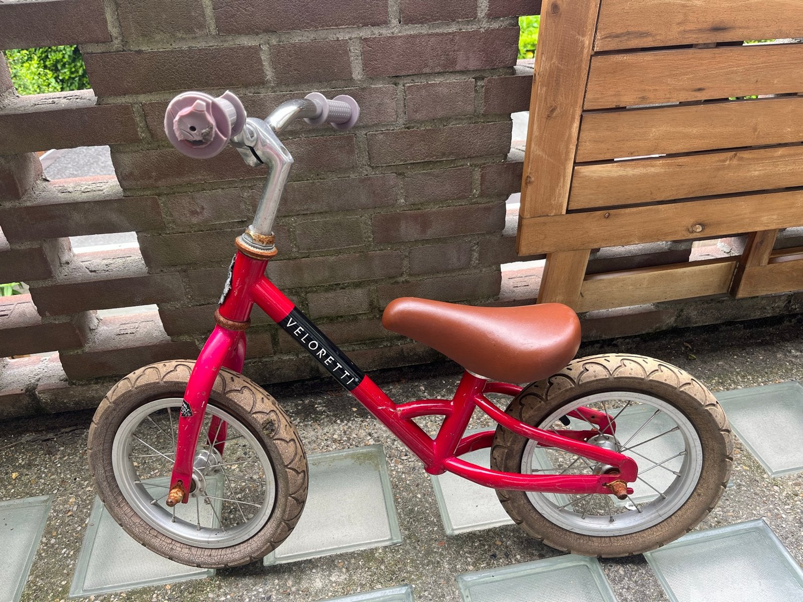 Veloretti kinderfiets roze - Gebruikt, Fietsen en Brommers, Fietsen | Kinderfietsjes, Ophalen, Gebruikt, Terugtraprem, Minder dan 16 inch