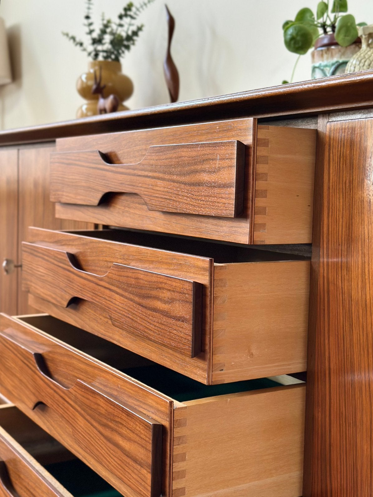 Vintage sideboard dressoir walnoot hout jaren 50/60/70, Ophalen, Gebruikt, Vintage, Met lade(s)
