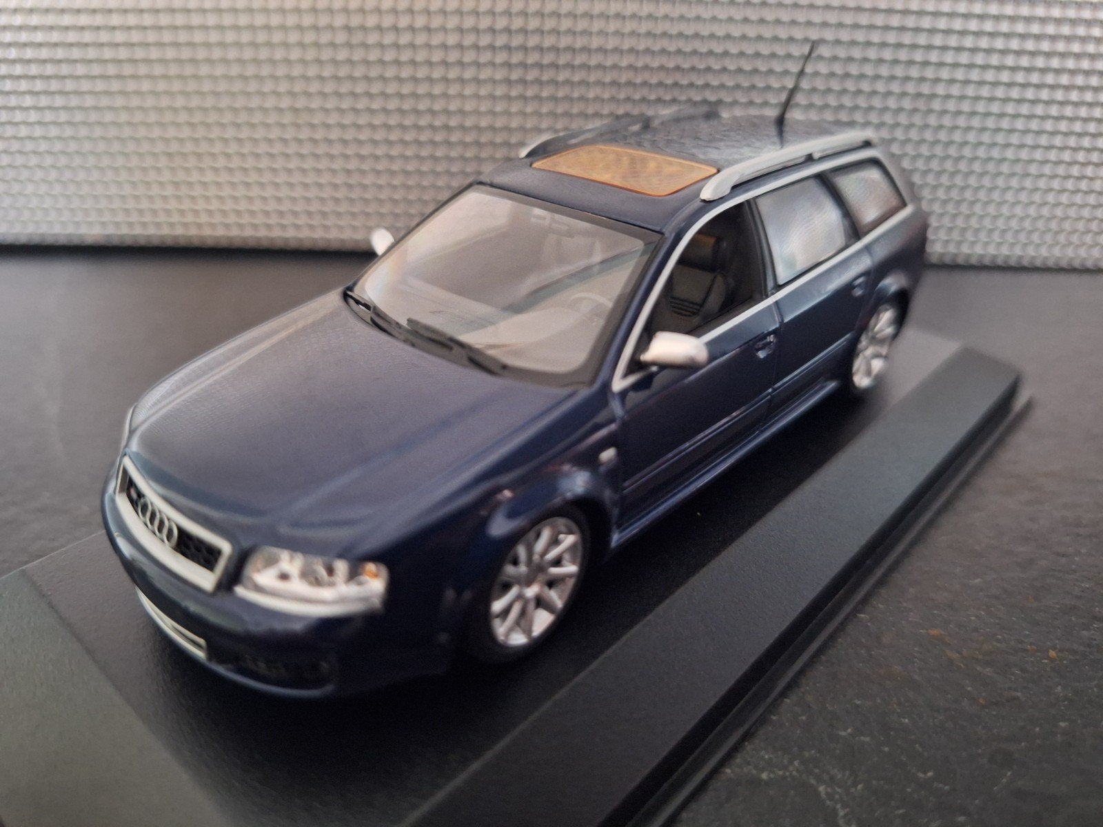 Audi RS6 Avant 2002 Schaal 1:43, Overige merken, Nieuw, Ophalen of Verzenden, Maxichamps