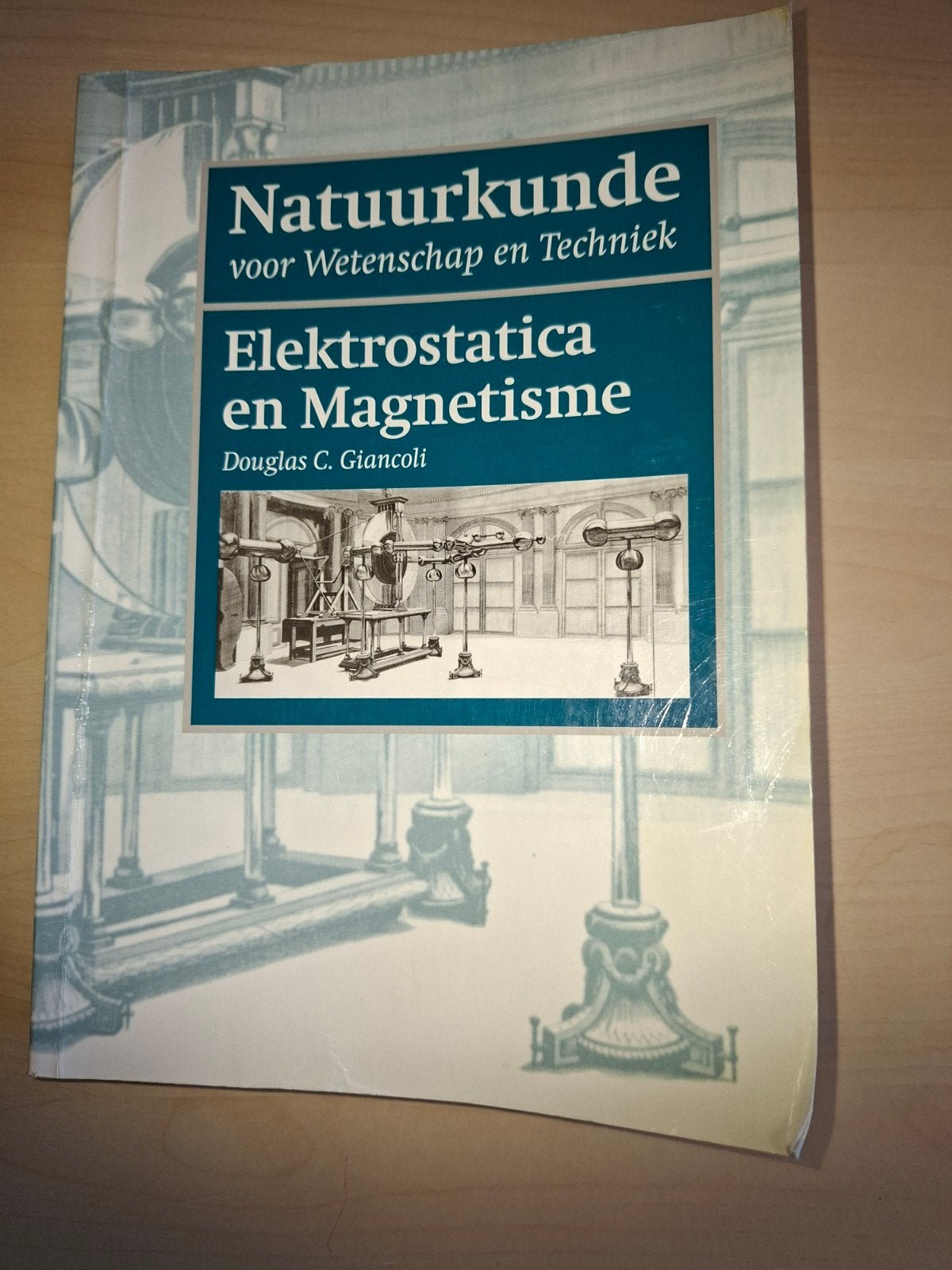 Natuurkunde voor wetenschap en techniek / Elektrostatica en, Gelezen, Academic Service Schoonhoven, Beta, HBO