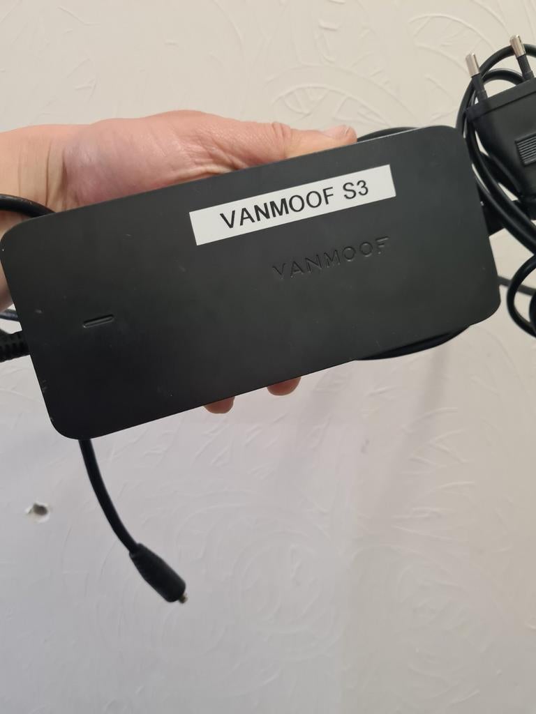 VanMoof S3 Oplader - Origineel en Goed Werkend, Fietsen en Brommers, Fietsaccessoires | Fietsaccu's, Ophalen of Verzenden, Gebruikt