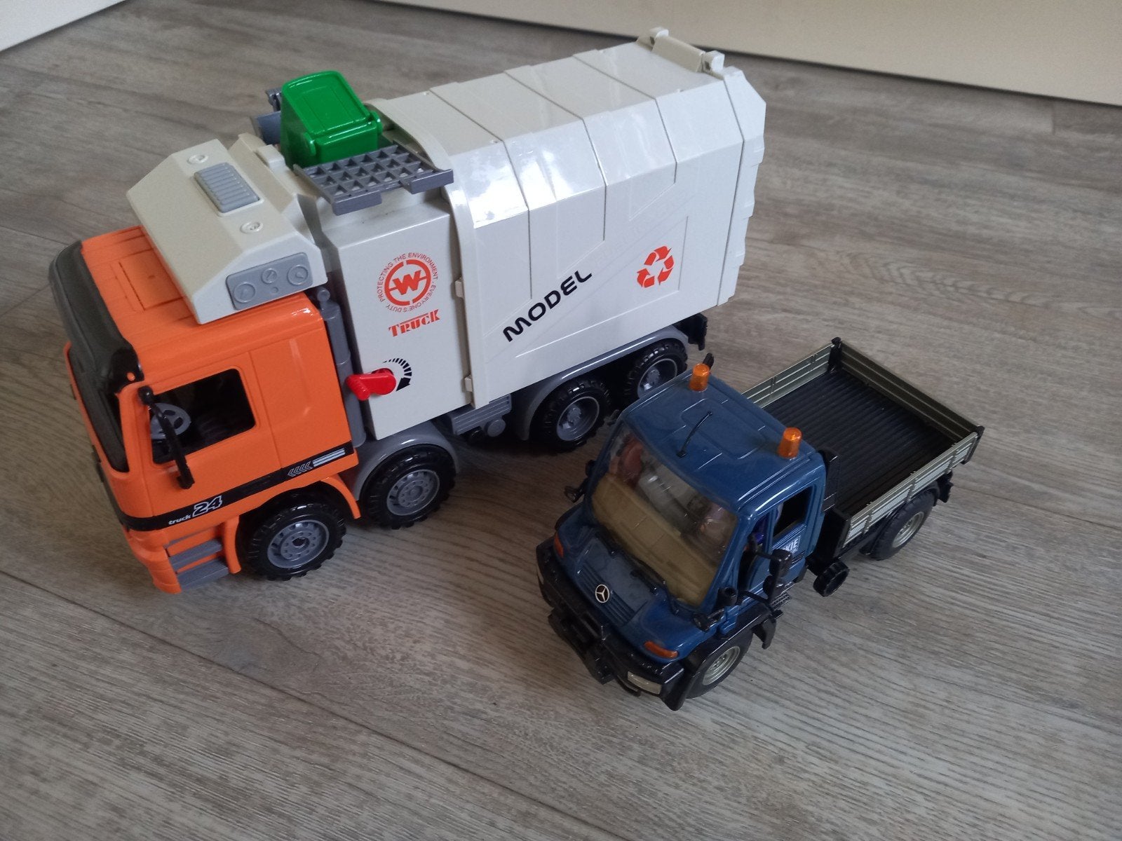 Containerwagen en Unimog speelgoedset, Ophalen, Gebruikt