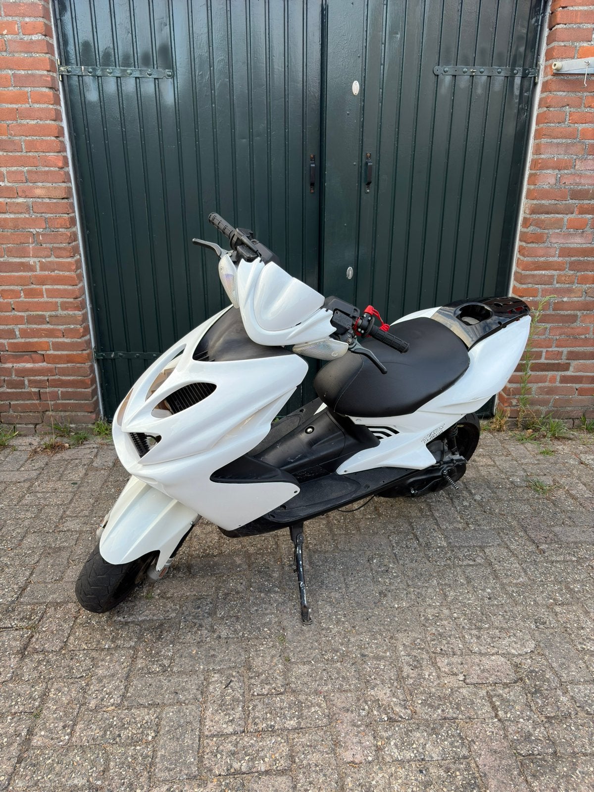 Yamaha Aerox 70cc hpi, Fietsen en Brommers, Ophalen, Zo goed als nieuw, Benzine, Aerox
