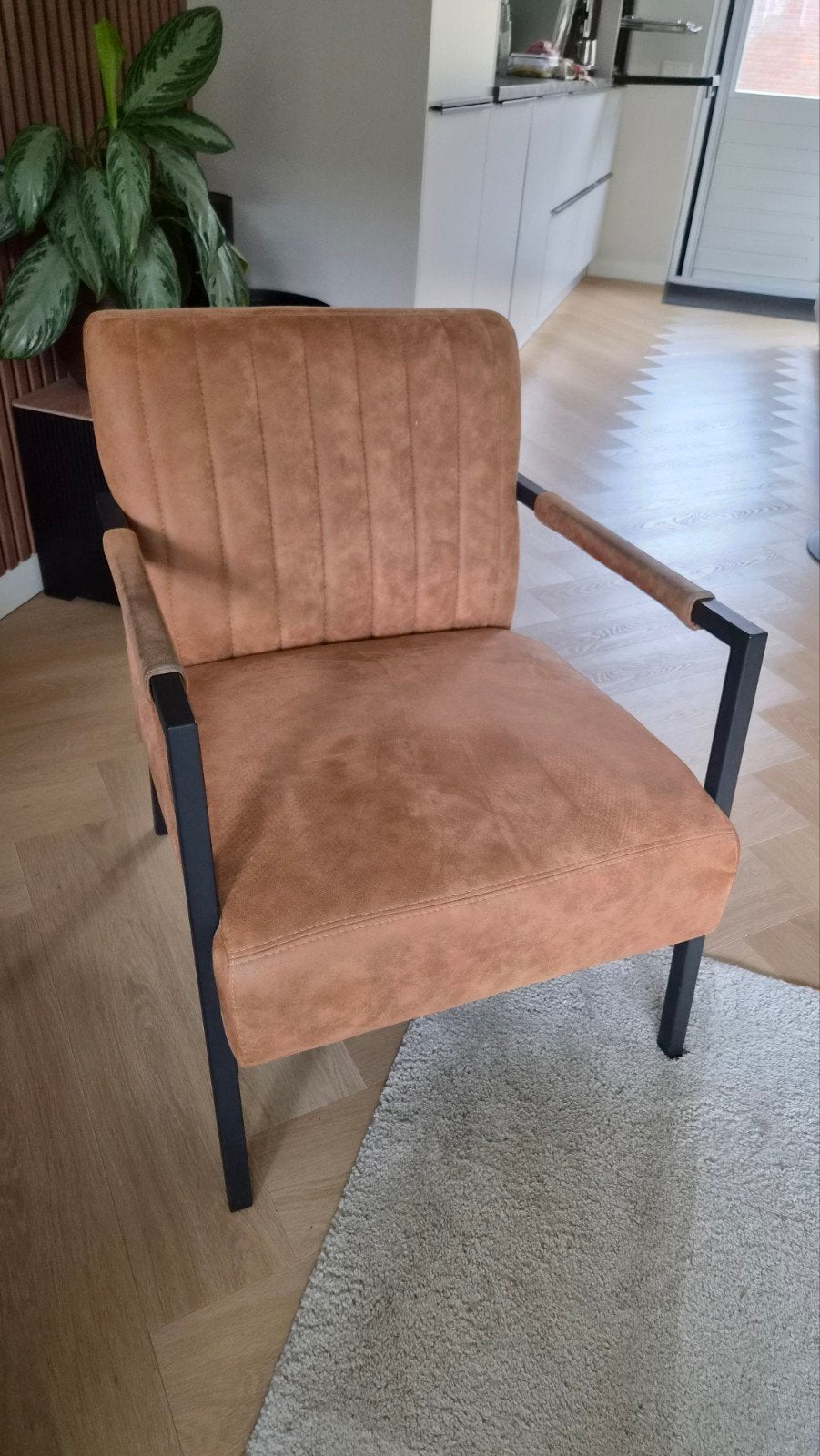 Bruine/cognac suède fauteuil/stoel van Mx Sofa, Huis en Inrichting, Stoelen, Ophalen, Gebruikt, Bruin, Industrieel