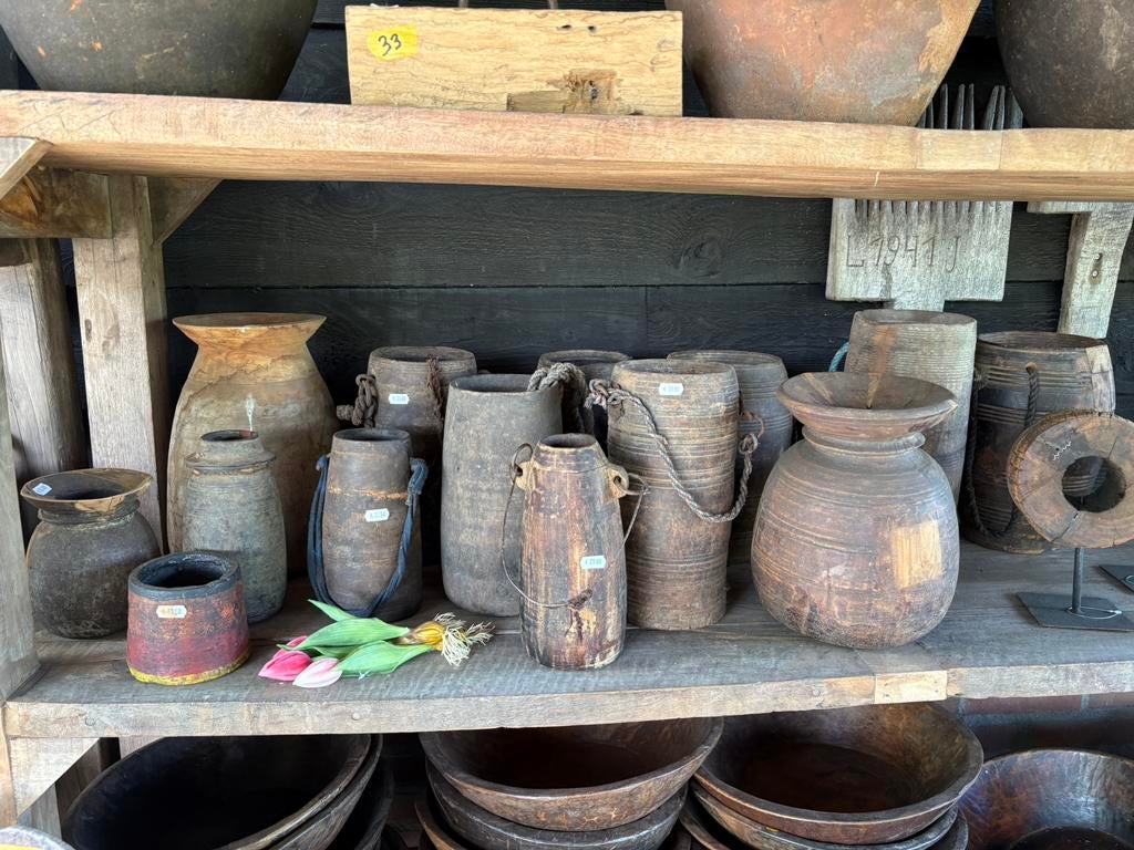 Oude houten Nepalese potten / kruiken, Hout, Gebruikt, Ophalen of Verzenden, Nvt