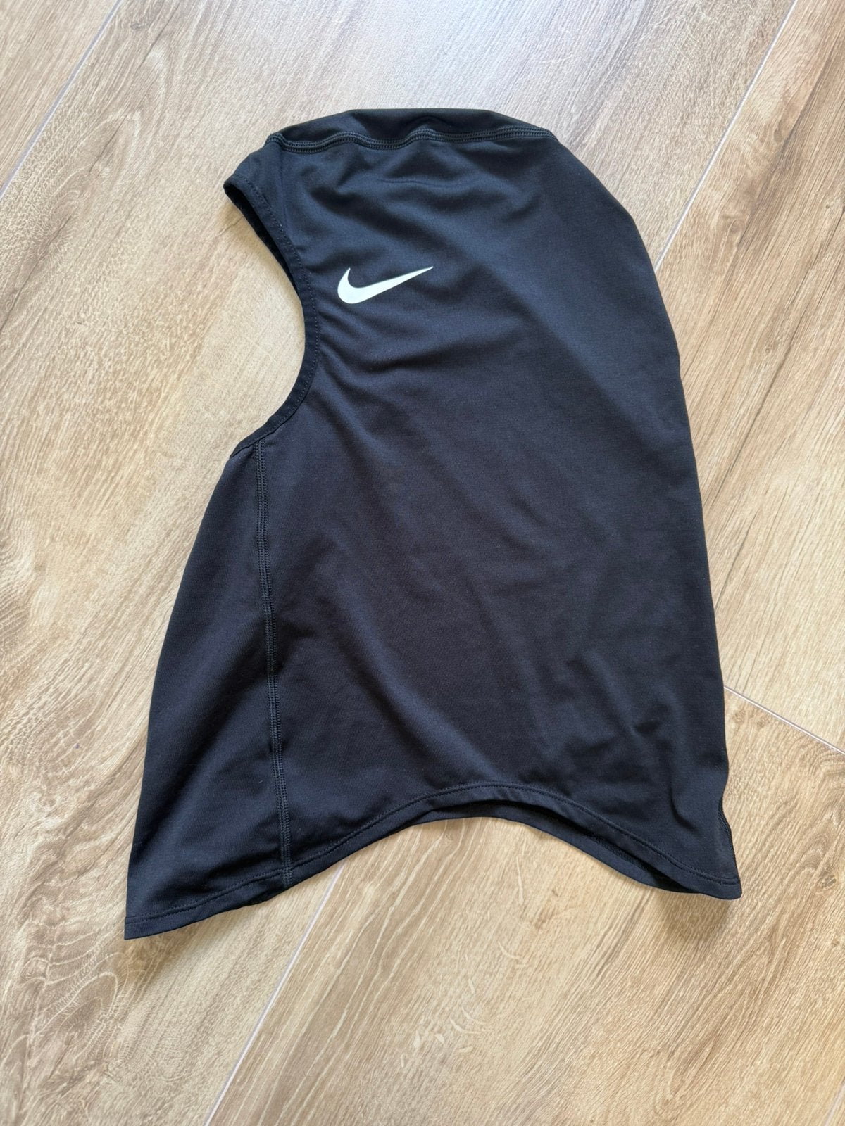 Sporthijab Nike, Ophalen of Verzenden, Zo goed als nieuw, Maat 38/40 (M), Zwart