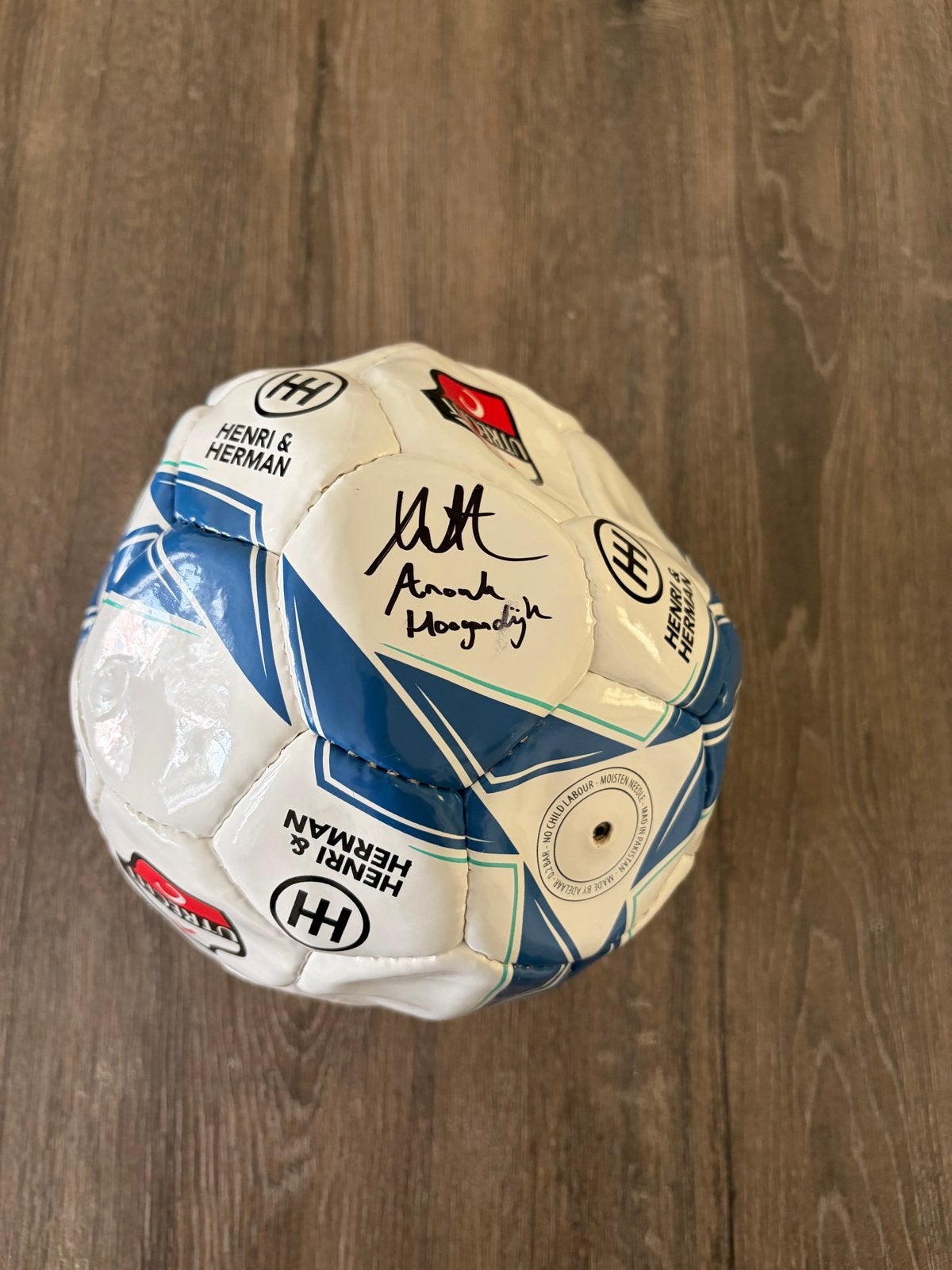 Nieuwe Fc Utrecht bal gesigneerd door Anouk Hoogendijk, Tickets en Kaartjes, Eén persoon