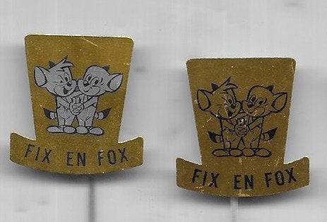 2 FIX EN FOX STRIP SPELDEN UIT 1 SERIE, Verzamelen, Ophalen of Verzenden, Gebruikt, Overige onderwerpen, Speldje of Pin