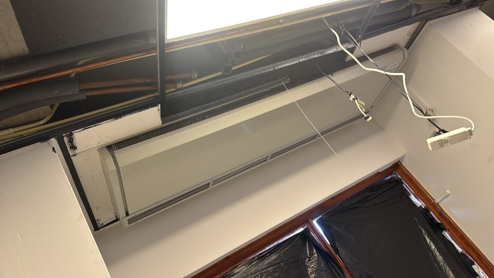 Blazer boven deur - Airco unit. Mag weg ivm sloop, Witgoed en Apparatuur, Ophalen, Gebruikt, Koelen en Ontvochtigen, Wandairco