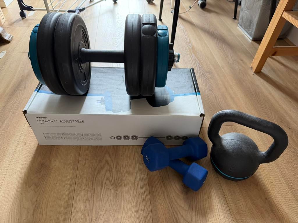 Dumbbels adjustable 2x 15kg, 2x2kg, 1x kettlebell 8kg, Ophalen, Zo goed als nieuw, Dumbbell