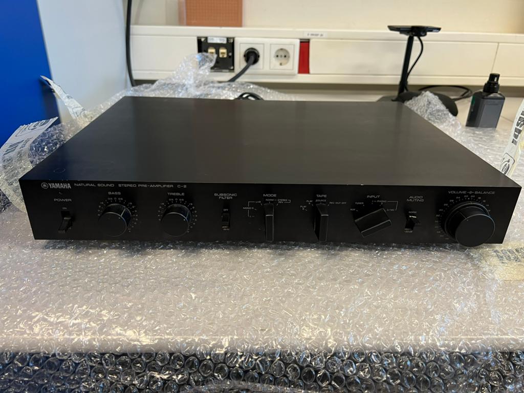 Yamaha C-2 C2 natural sound stereo pre-amplifier, Ophalen of Verzenden, Gebruikt, Stereo, Yamaha