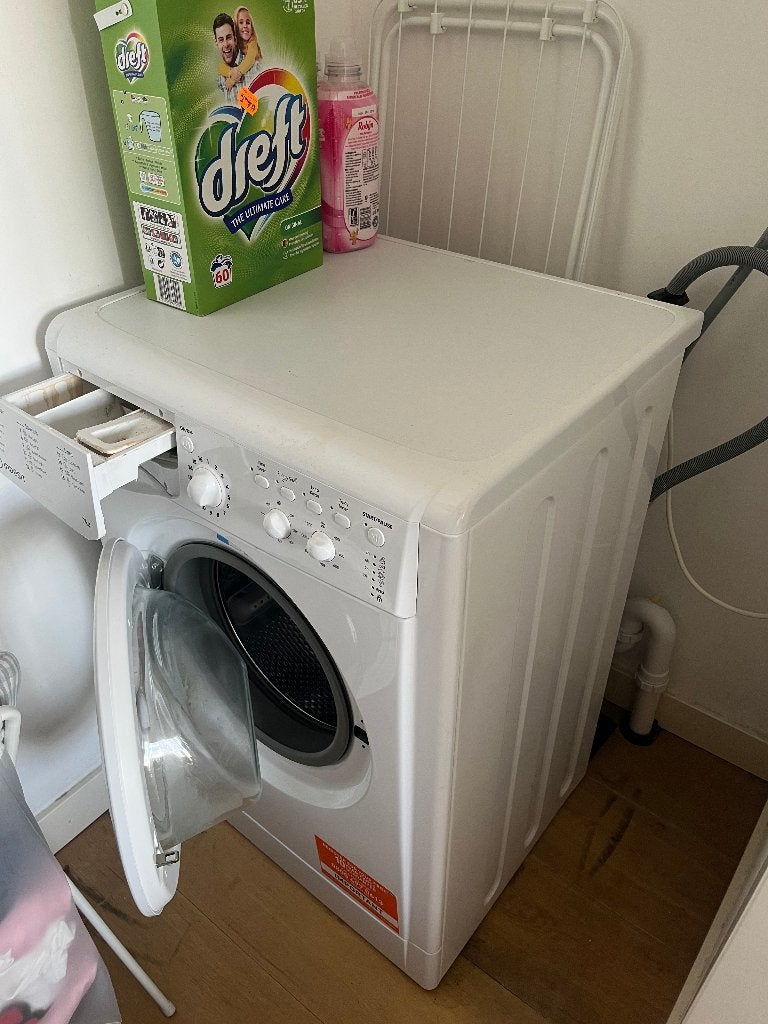 Indesit wasmachine, Witgoed en Apparatuur, Wasmachines, Ophalen, Wolwasprogramma, Zo goed als nieuw, Voorlader