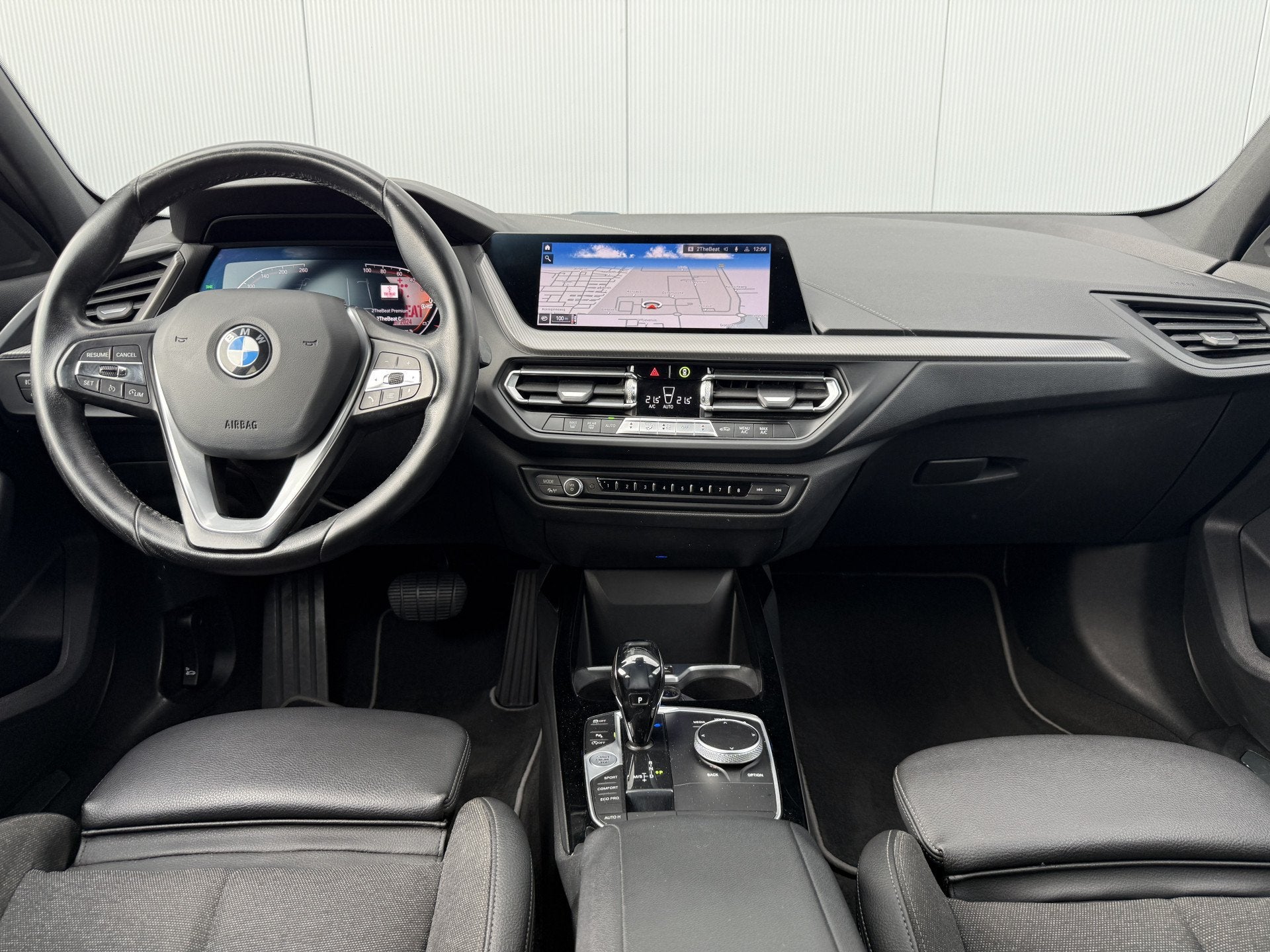 BMW 1-serie 118i Business Edition Automaat 1e eigenaar/Carpl, Dealer onderhouden, 136 pk, Gebruikt, Leder en Stof