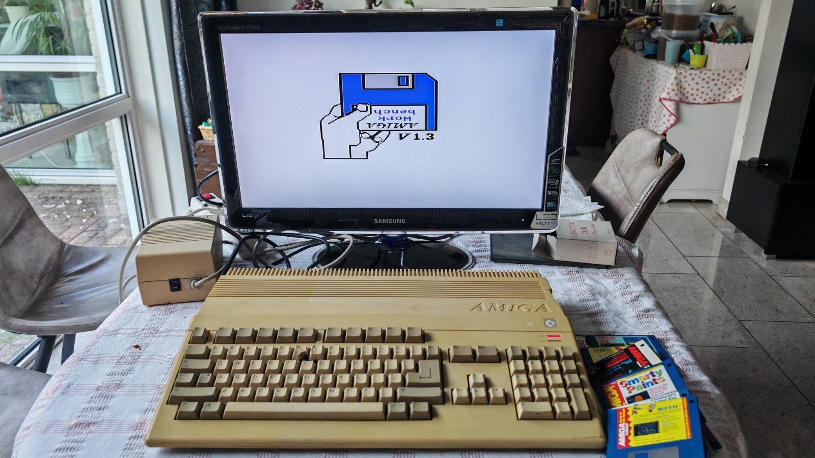 Vintage Amiga 500 met voeding en videokabel., Computers en Software, Ophalen of Verzenden, Commodore Amiga A500