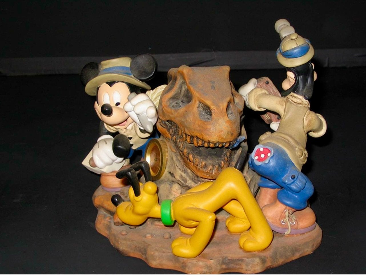 Disney Animal Kingdom Beeldje, Ophalen, Goofy of Pluto, Zo goed als nieuw, Beeldje of Figuurtje