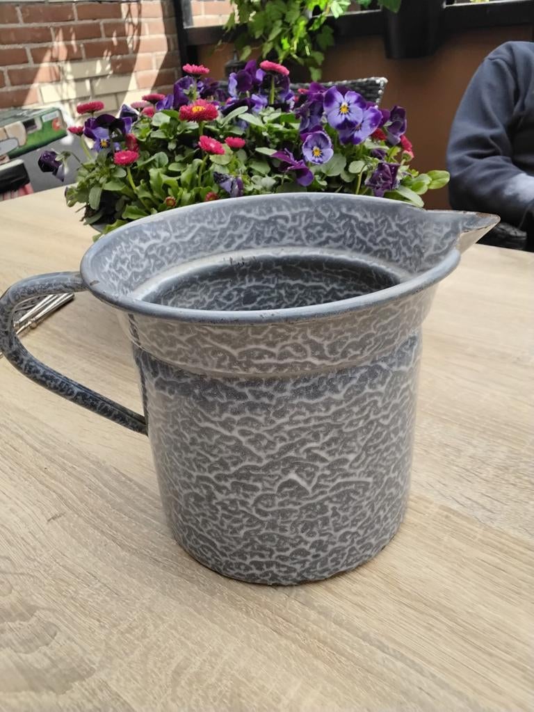 Vintage geëmailleerde kan - grijs gespikkeld, Antiek en Kunst, Antiek | Emaille, Ophalen