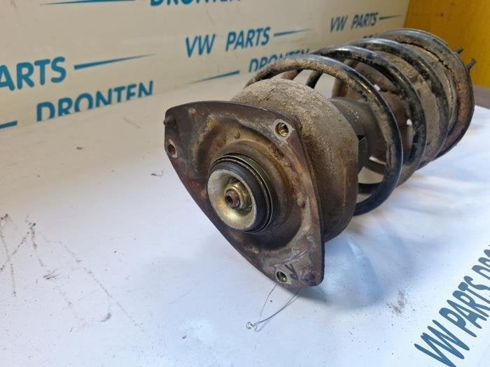 Schokdemperpoot rechts-voor van een Alfa Romeo Spider, Auto-onderdelen, Ophanging en Onderstel, Gebruikt, -, Verzenden, -