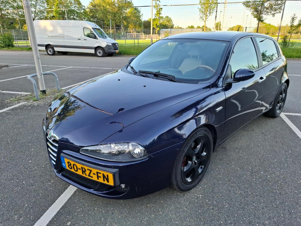 Alfa Romeo 147 2.0 T.spark 5DR 2005 Blauw, Auto's, Voorwielaandrijving, Beige, Handgeschakeld, 149 pk