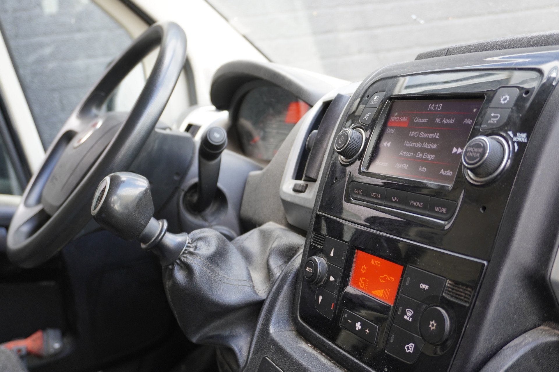 Fiat Ducato 2.3 MultiJet L2H2 EURO 6 - A/C Climate - Navi -, Voorwielaandrijving, Gebruikt, Start-stop-systeem, Zwart