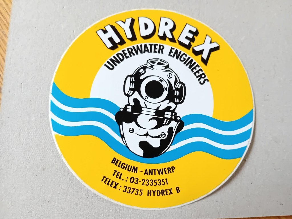 Hydrex Underwater Engineers sticker geel Antwerpen 12cm, Ophalen of Verzenden, Zo goed als nieuw, Bedrijf of Vereniging